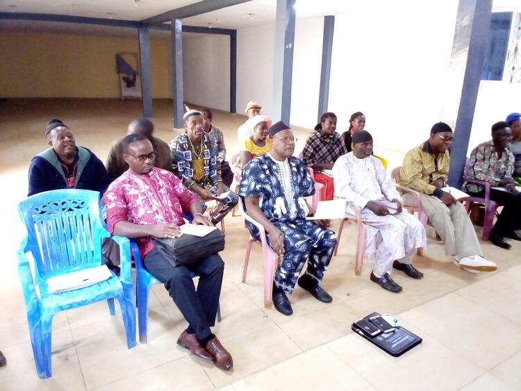 Àdì’è-àfà’à mɨ fɨsɨnə̀ Ɨ̀mii mɨ àŋwà’àrə̀ Məndà a Nto’ò Məndà